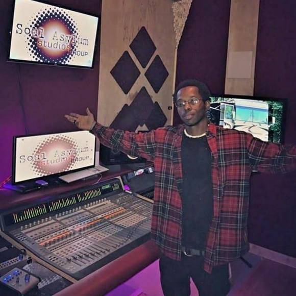 Meet your Posher, Clyde - Picture 1 of 1